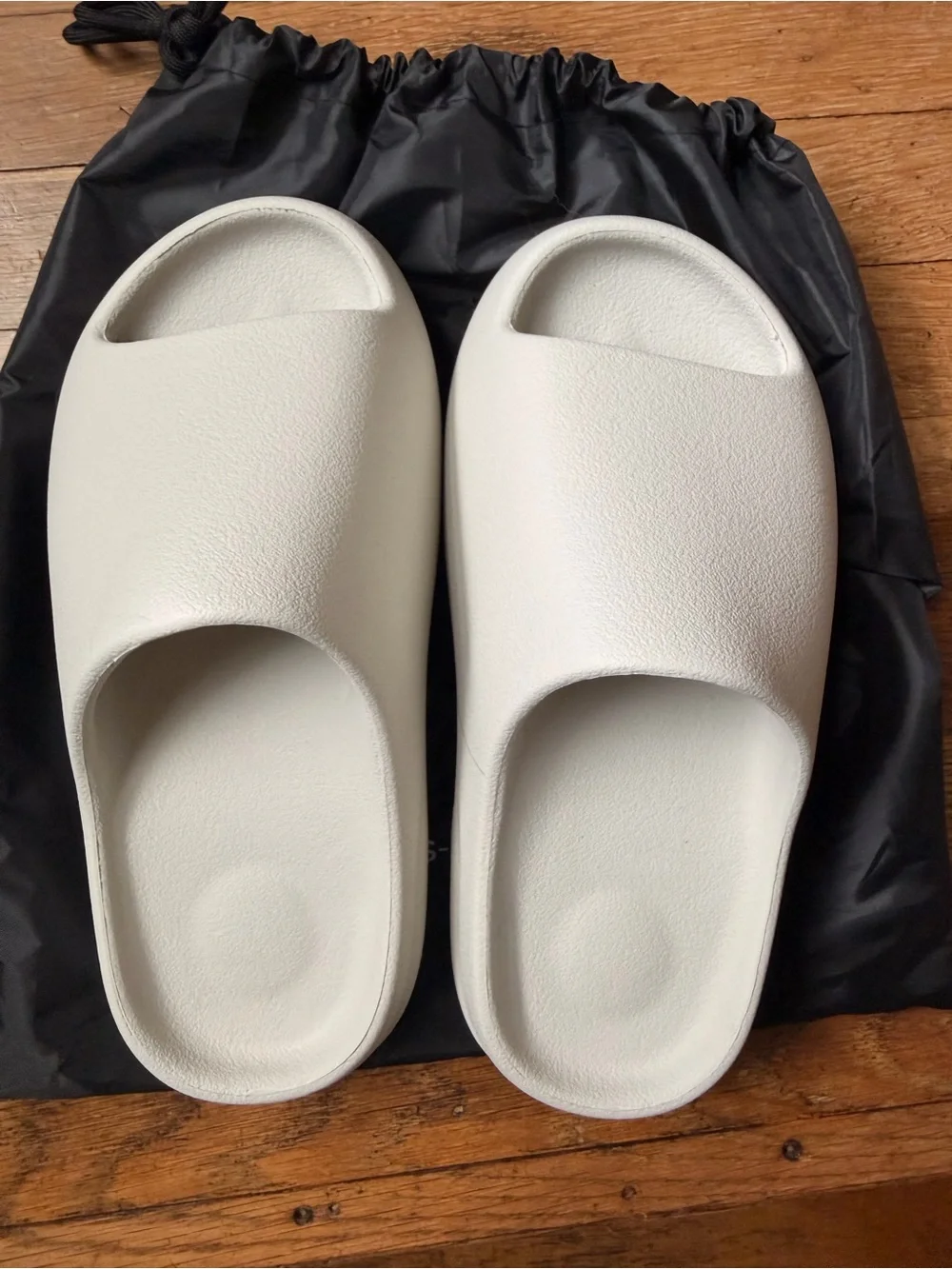 New with Dust Bag- Yeezy Cream Slide Sandals